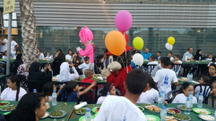  بالفيديو: مئات الأطفال من يافا، اللد والرملة يشاركون في الافطار الجماعي بميناء يافا